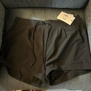 NWT Zyia Active Women’s Black Summer Shorts Size Large.
